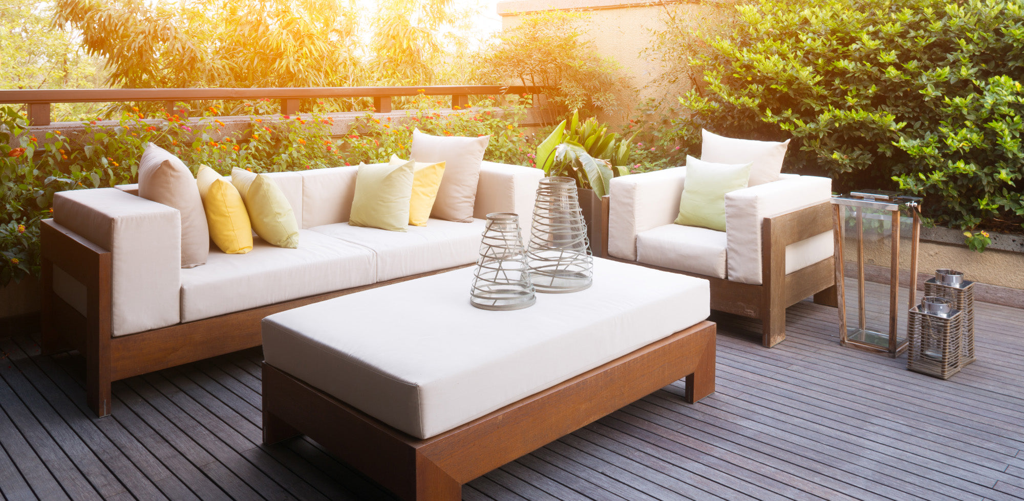 Oleophobic fabric coating for outdoor fabrics with added UV protection